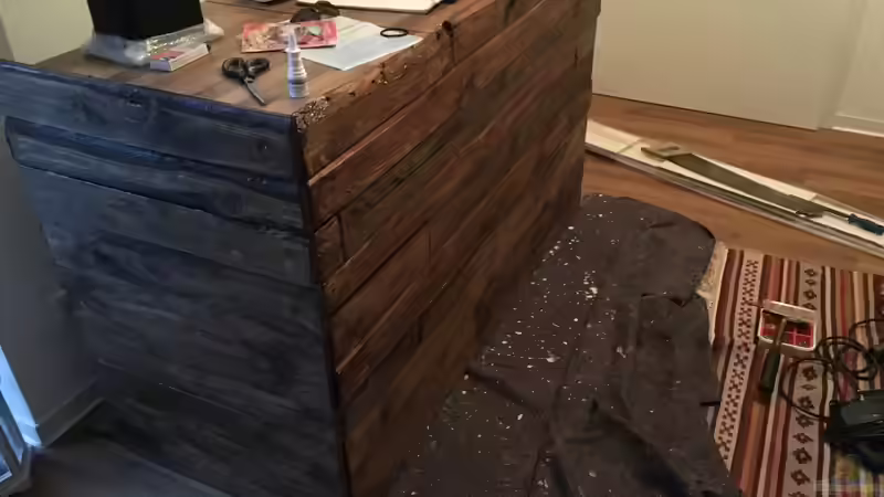  Unterschrank aus Porenbetonsteinen mit Holz verkleidet von Adrian Krahmer (3)