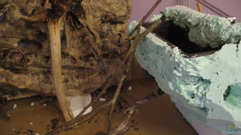 04.06.2015 angefangenes Seitenmodul rechts mit inegriertem Blumenkasten von der Theoretiker (26)