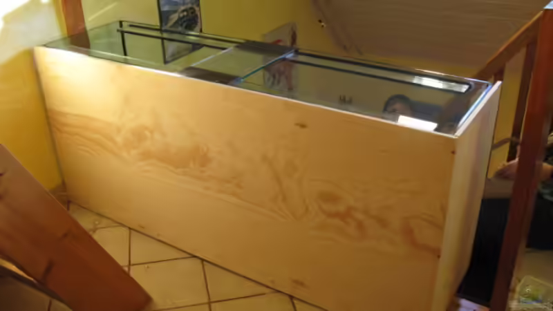 16.02.08 Hinter der Holzverkleidung ist noch Styropor.  von Andrea (6)