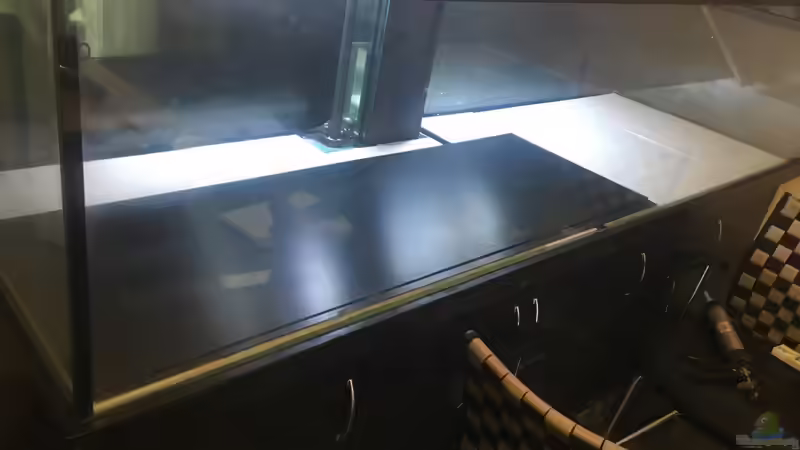 1cm Styropor & Plexiglas zum Schutz der Bodenfläche  von David Malawi (10)