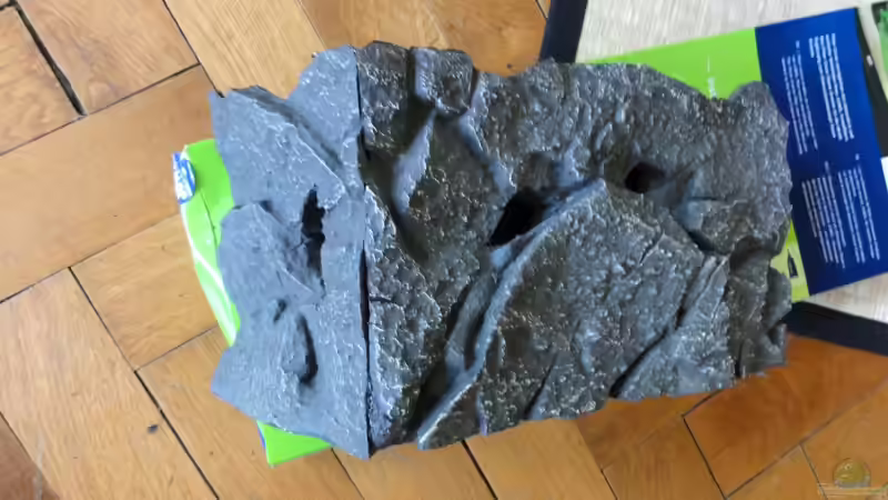 2015-06-25 Das zweite Terrassenelement von vorn mit den 3 Höhlenausgängen. UPDATE: von MengBer (32)