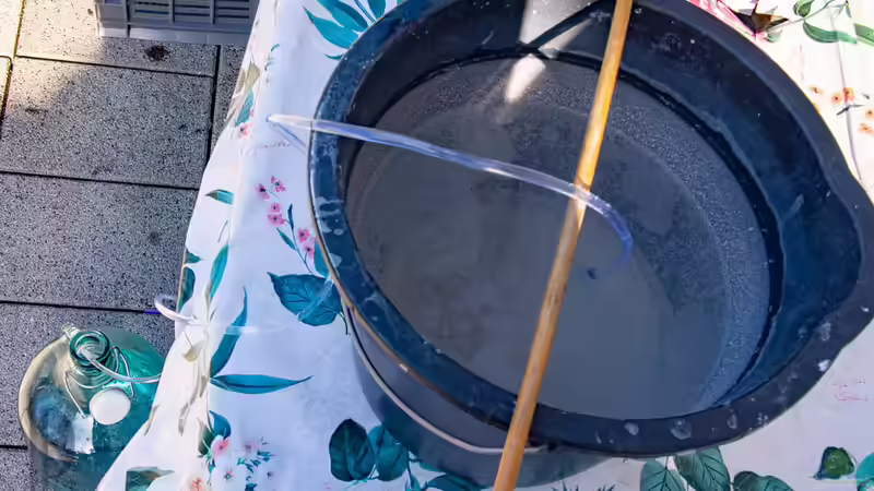 2019-03 gesättigte Gipslösung vom Ansatz abziehen von Herr Lampe (61)