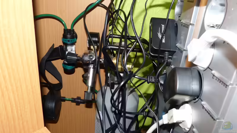 2Kg Co2-Anlage mit Nachtabschaltung + Kabelsalat ;-) von ~Marco~ (28)