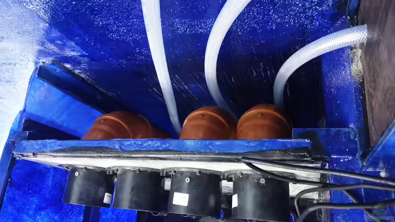 3 Luftheber, ein vierter wurde später noch eingebaut.  Dasselbe ist auch auf der von Fido86 (6)