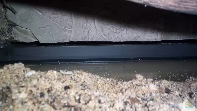 Ansaugöffnung unten mit davor verklebtem Kunststoffwinkel als Sandbarriere von Didi (18)