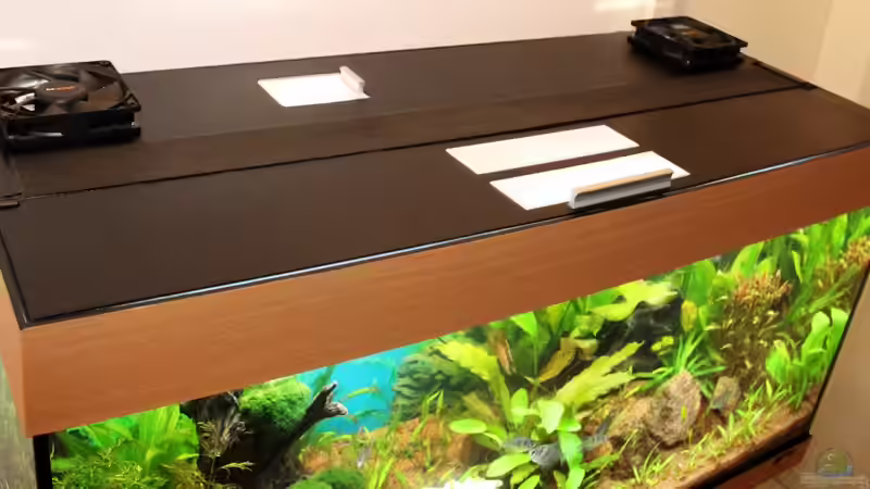 Aquarienabdeckung mit Lüftern, Luftauslass und Futterklappe von c-th (17)