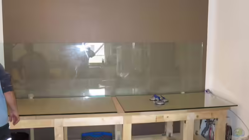 Aquarium Mannes Badewanne von Manfred Meyer (3)