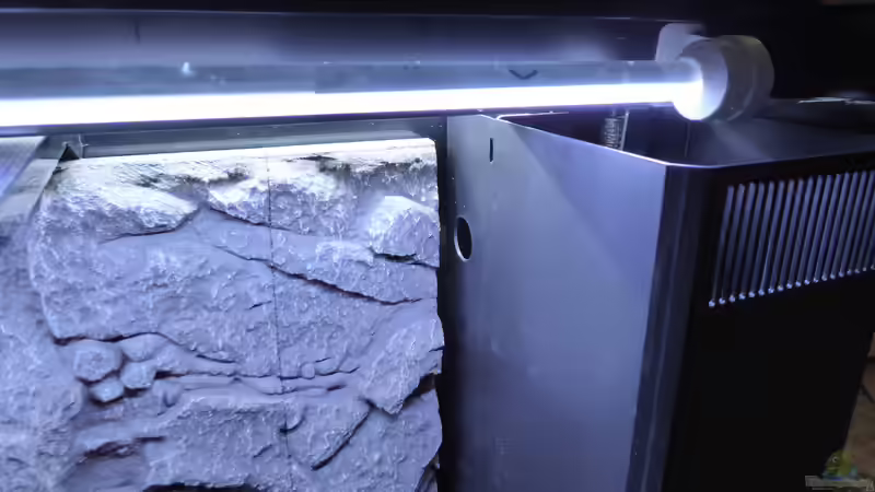 Beim Zusammenbau des Filters ist mir aufgefallen, dass der Auslass nicht an der Rückwand von AchimSaar (40)