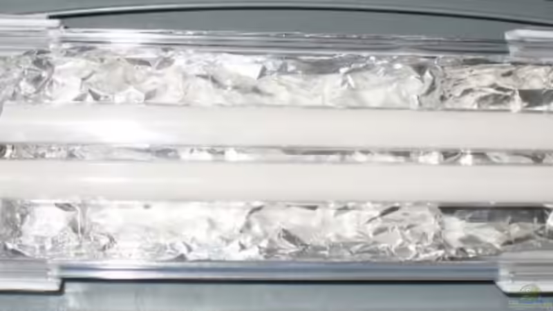 Beleuchtung 11watt mit Alufolie als Reflektor von Patrick Stobbe (6)