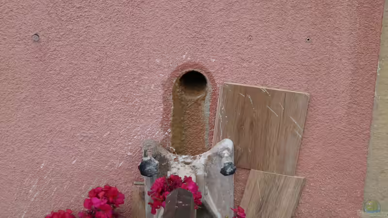 Bohrung durch Hauswand für Wasserablauf von Lippi (12)