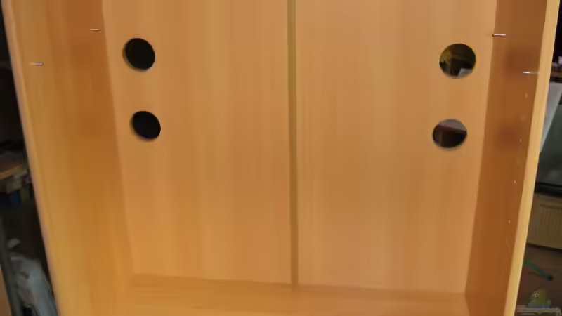 Bohrung von Kabeldurchführungs- und Lüftungslöchern von Aquarium-Bochum (4)