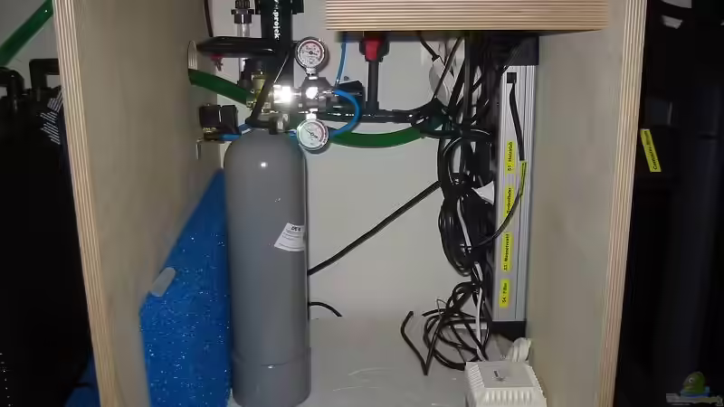 CO²-Anlage, Bodenfluter und GHL-Computer. von Frank Joseph (12)