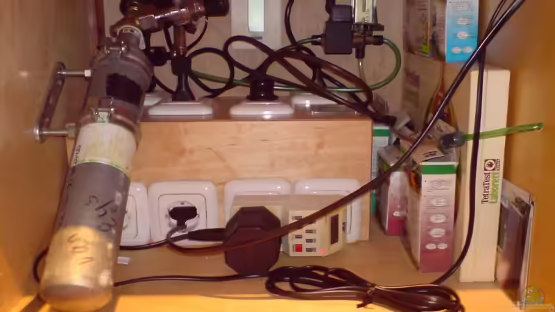 Co2 Anlage mit Nachtabschaltung . Stekdosenbox selber gemacht 4 Stekdosen sind über von Pflanzenmaster (3)