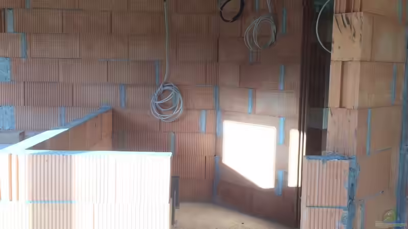 Das Aquariumzimmer in der Rohrbauphase von Vero und David (5)