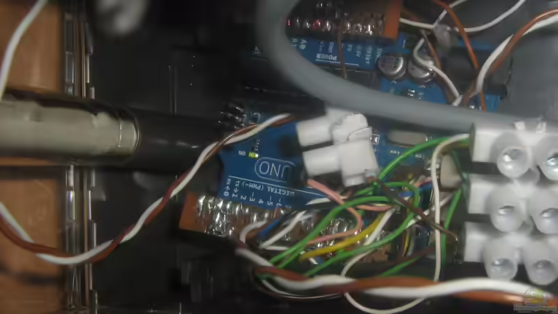 Das Arduino Uno Board total verbastelt und kaum mehr zu erkennen von chrisi01 (20)