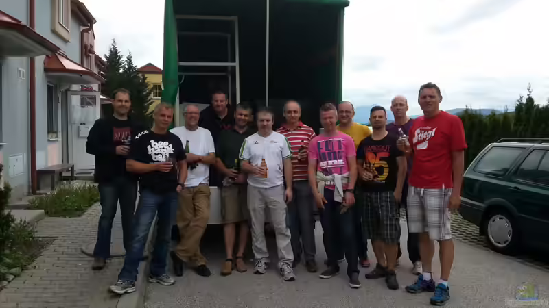 Das waren meine lieben Helfer bei meiner Aquarium ??bersiedelung ! Alex,Dieter,Werner,Mario,Manfred,Ich,Albert,Geri,Thomas,Niki,Reini und Hans ! ganz herzlichen dank an alle !!! von urbi (2)