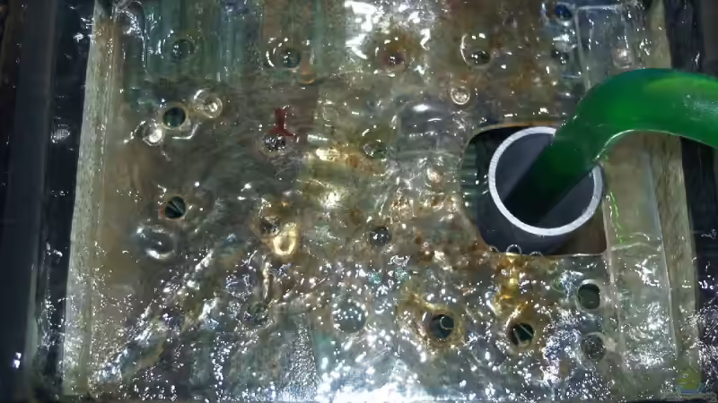 Dekoration im Aquarium Becken 9800 von Sveni (29)