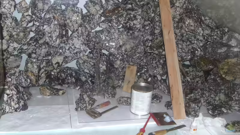 Dekoration im Aquarium Die Granithöhle von Markus Maier (26)