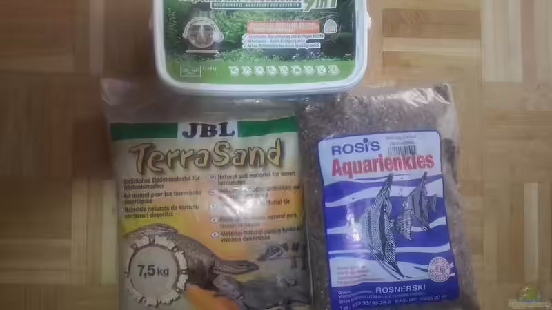 Dekoration im Aquarium Kleines Amazonasbecken von Der Tiroler (7)