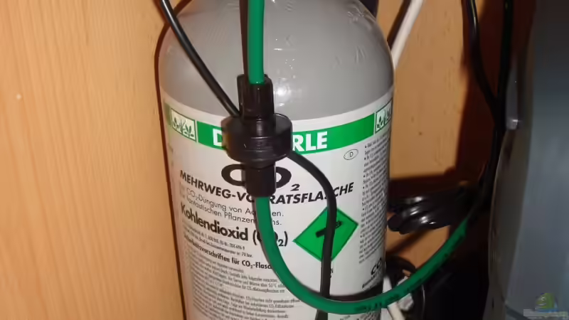 Dennerle 2kg CO2 Flasche mit Spacedruckminderer und integrierter Nachtabschaltung von Poldi1981 (6)