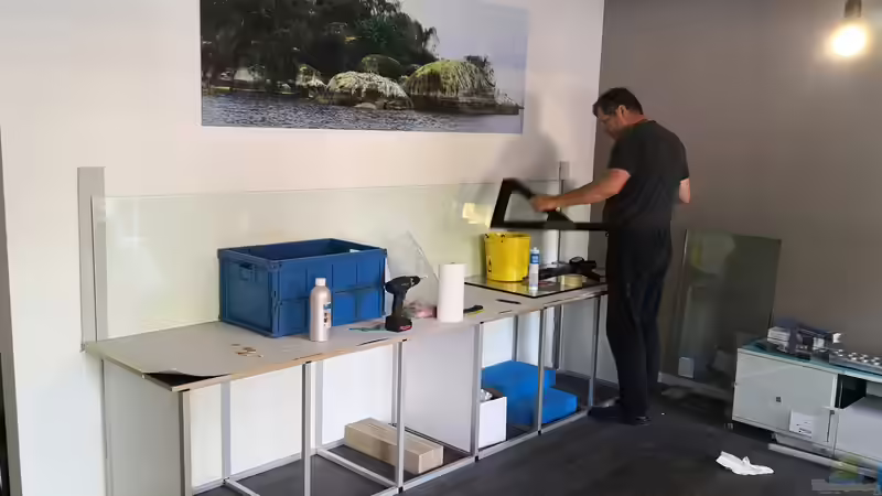 Der Chef Aqua Bauer bei der Arbeit von Florian Bandhauer (31)