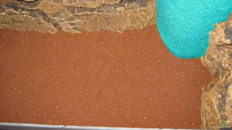 Der eingefüllte Bodengrund. Nicht ganz 5 Liter. von pekro (11)