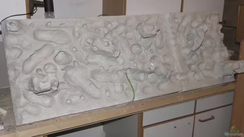 Der erste Weisszementanstrich,später wurde er mit etwas Erdfarben eingefärbt von Mario Latschein (8)