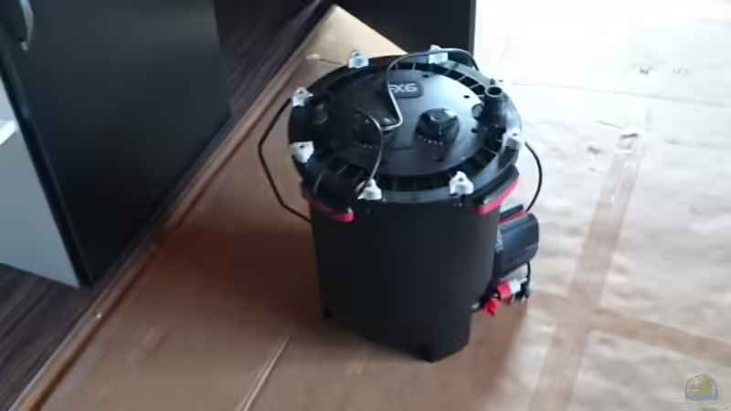 Der Fluval FX6 wird eingebaut von Tobias Summerer (43)