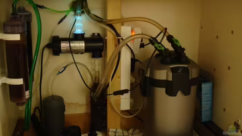 Der Rest der Technik versteckt im Unterschrank von Alfur (20)