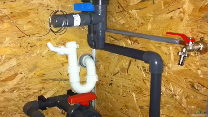 Der Temperatursensor wurde in den Rücklauf der Filteranlage eingebaut. Ausserdem von GGuardiaNN (64)