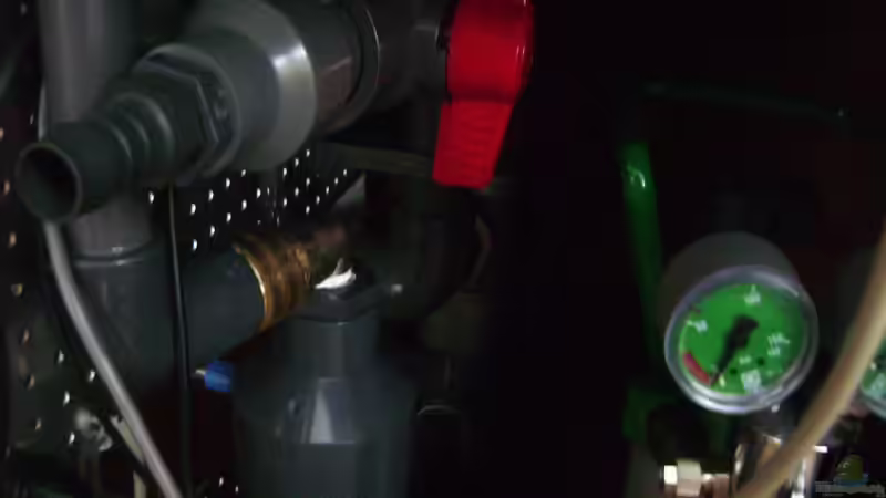 Detail der Verrohrung mit Aussenreaktor von rane (16)