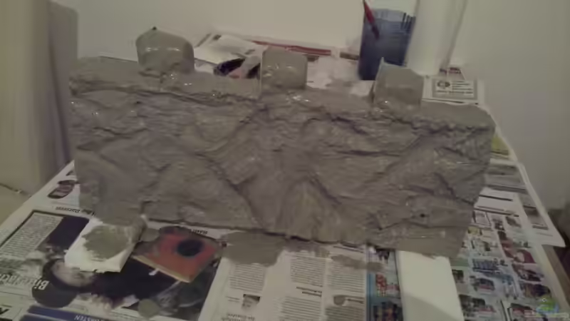 Die Becher, die später als Pflanzenbehälter dienen sollen, werden noch mit ordentlich von Patrick Scheffer (14)