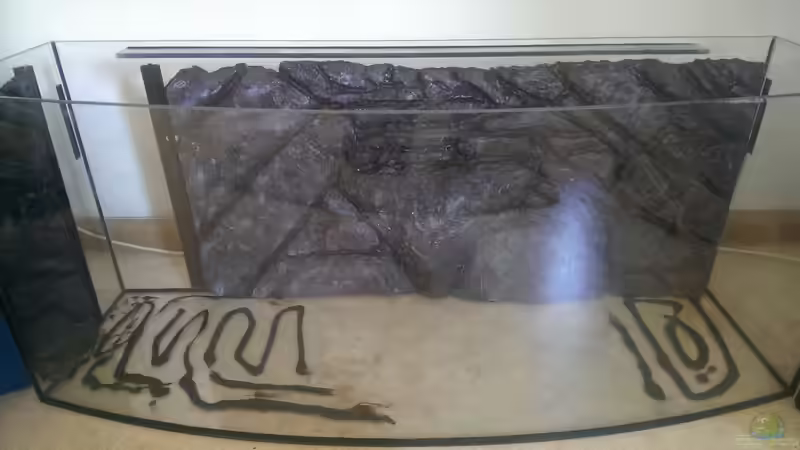 die eingeklebten Wände + Kabelschächte für den HMF von Harry Nemitz (26)