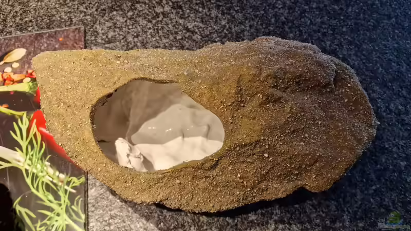 Die künstlichen Stein Nachbildungen von Berlin Rock hier sieht man die Öffnungen von Florian Bandhauer (47)