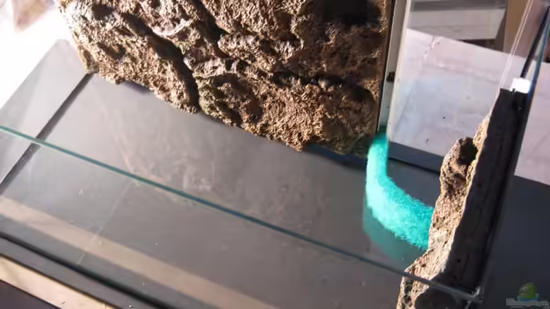 Die linke Seite ist eingeklebt und ein grober Zuschnitt mit einem Filterschaumrest von pekro (7)