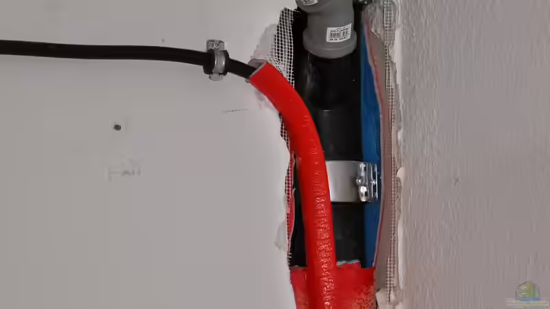 Die ´Mündung´ des neues Abflusses in das große Abflussrohr, das schon da war. von Christof Engel (7)