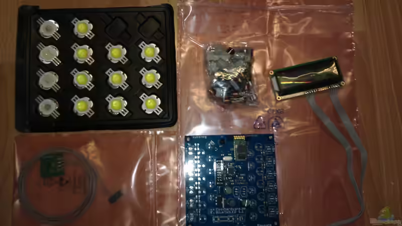 Die neuen LEDs mit der entsprechenden Steuerungsplatine. von Biffty (68)