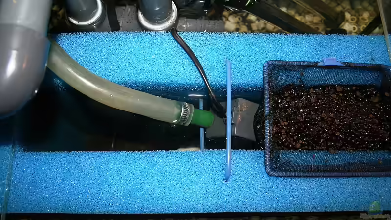 Die Pumpe mittig im Mattenblock. von Grobi (23)