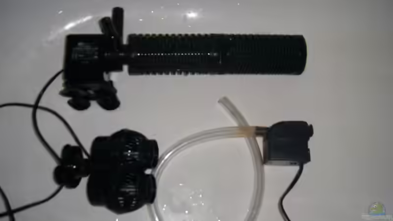 Die Resun SP und der Doppelpropeller Wave Maker in der Wanne, wo meine Fische eine von Frank Hopp (49)