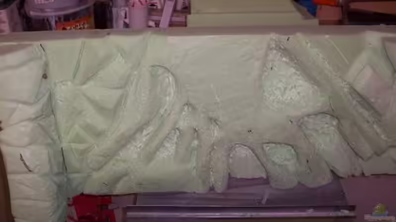 Die Rückwand aus Styrodur ist fertig geschnitzt. von Thorsten Hoch (10)