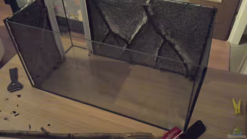 die selbstgebauten Wandteile, sowie die Kabelkanalführung für die Filtermatte sind von Patrick Scheffer (3)