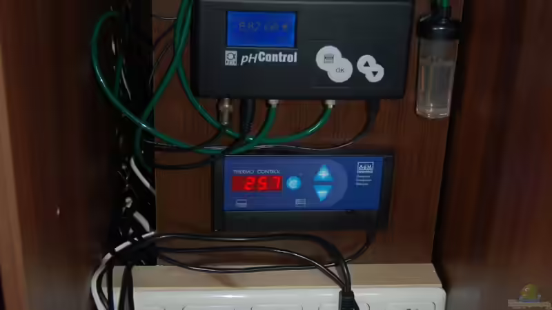 Die Technik im Unterschrank rechts nach dem Umbau von Sven Seibert (71)