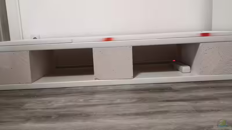 Die Unterkonstruktion aus Gasbetonsteinen und Arbeitsplatten steht. Nun kann das von Cichliden-Kabuff (4)