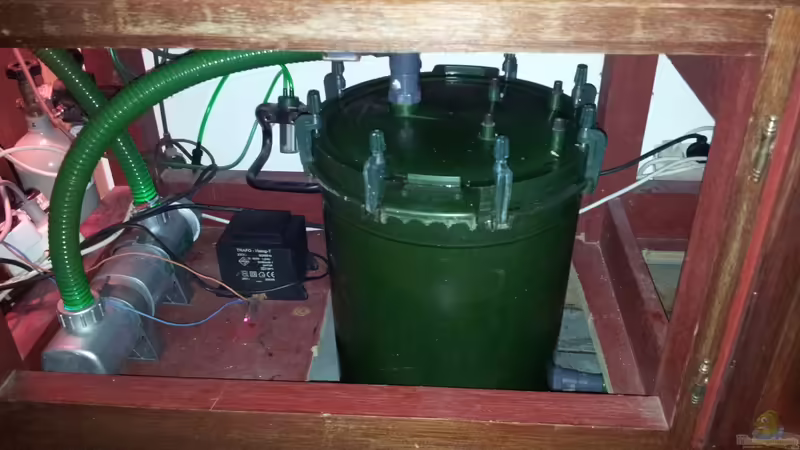 Die UVC ist jetzt in einer Schleife angeschlossen damit das Wasser langsamer durchfließt. von Steven Schneider (7)