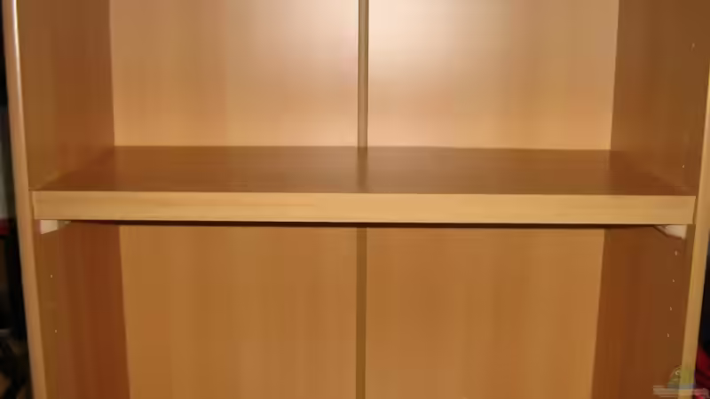 Doppelten Regalboden eingesetzt und mit Leiste verschraubt von Aquarium-Bochum (2)