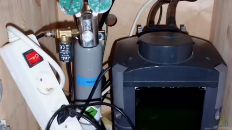 Eheim Außenfilter und Dennerle Co2 Anlage mit Nachtabschaltung von lennert (8)