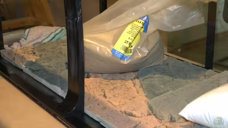 Einbau der Rückwand von aquariumwelt (8)