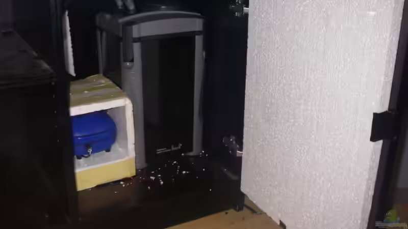 Eine Jebao Außenfilter mit 4 Filterkammern und eine Sera Lufthebepumpe mit 4 Auslässen von Manuel Kellauer (6)