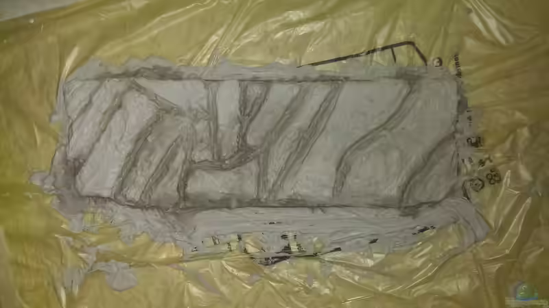 erste Schicht Bauspachtel auf der Seitenwand von Harry Nemitz (19)