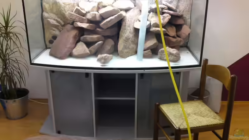 fertiger Steinaufbau / erst etwas Wasser, dann kommt der Sand von Debby & Daniel (4)